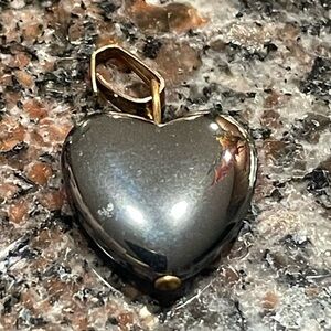 ?Hematite? Heart Pendant